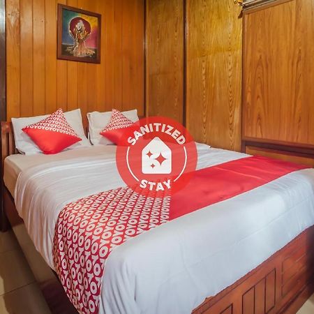Vaccinated Staff - Oyo 1300 Crecia Guest House Hatu Exterior photo