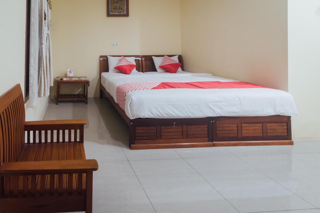 Vaccinated Staff - Oyo 1300 Crecia Guest House Hatu Exterior photo