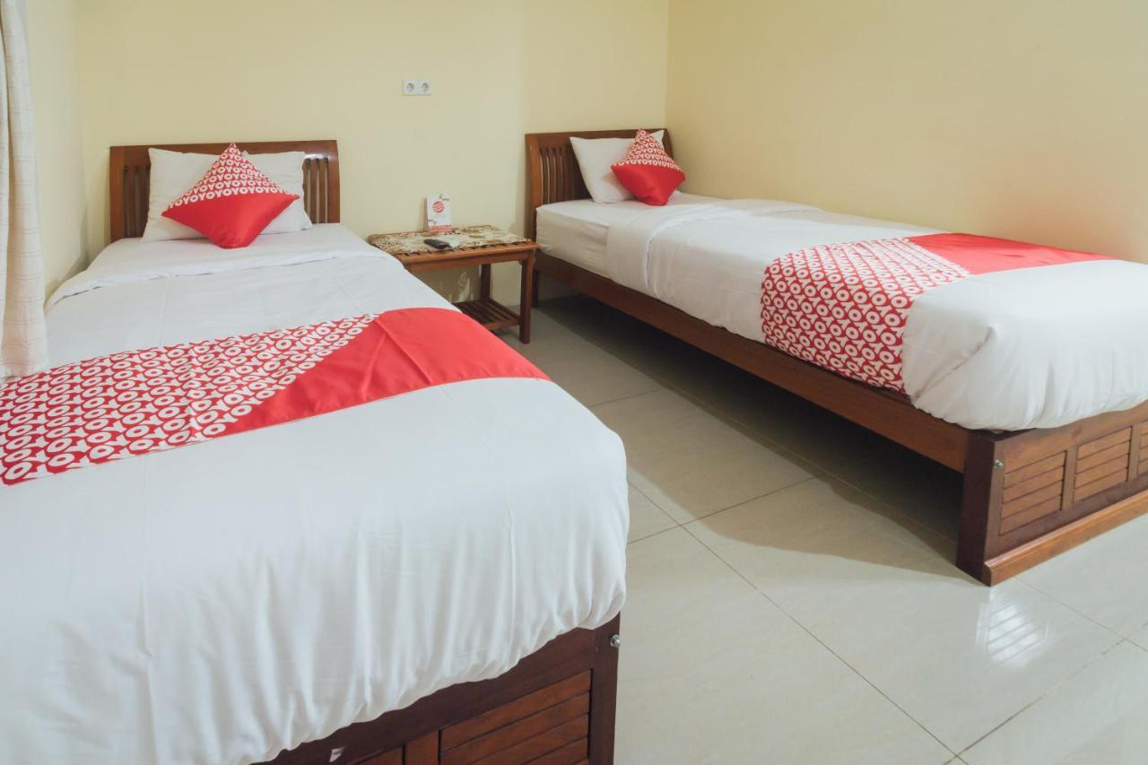Vaccinated Staff - Oyo 1300 Crecia Guest House Hatu Exterior photo