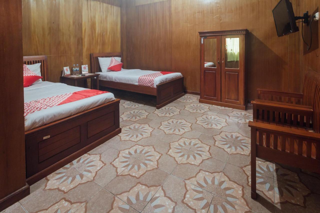 Vaccinated Staff - Oyo 1300 Crecia Guest House Hatu Exterior photo
