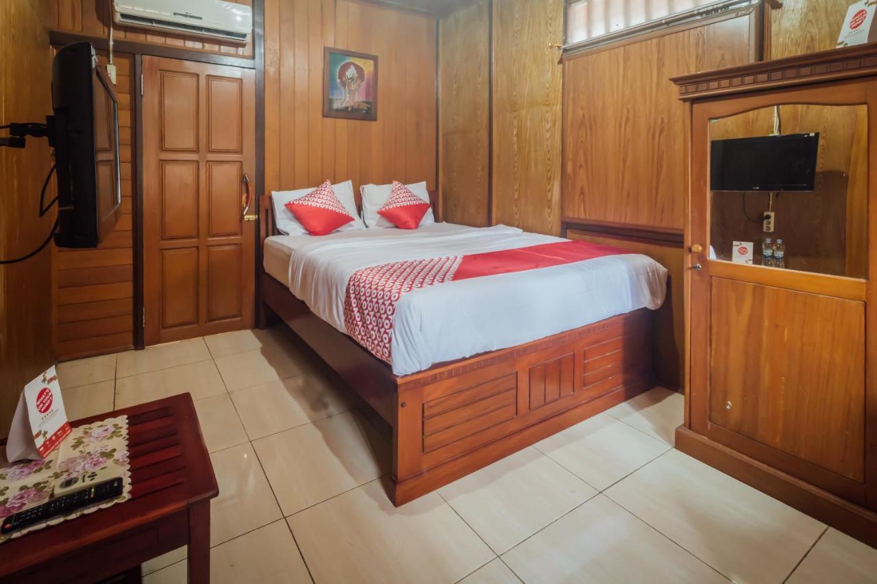 Vaccinated Staff - Oyo 1300 Crecia Guest House Hatu Exterior photo